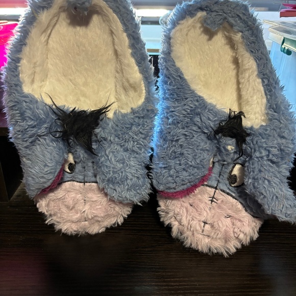 Eeyore slippers - Picture 1 of 3